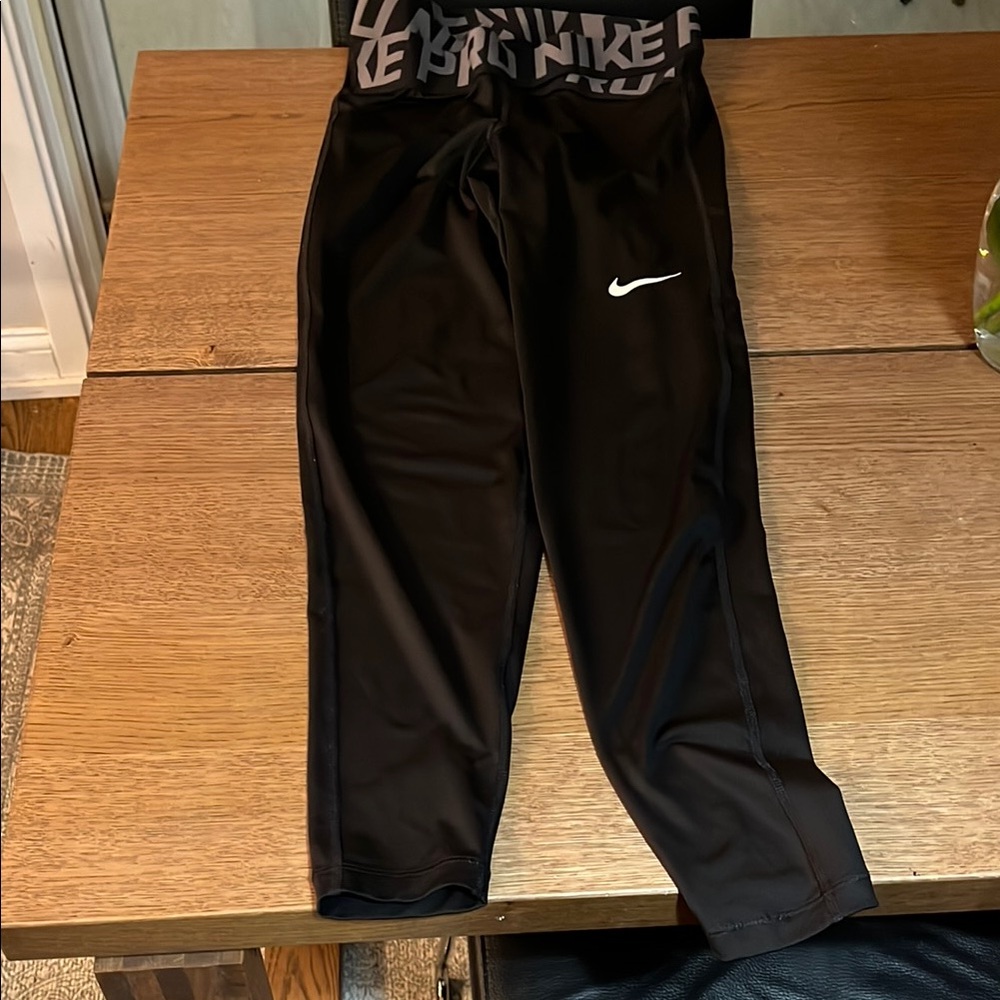 Nike Pro Women’s  Black Leggings